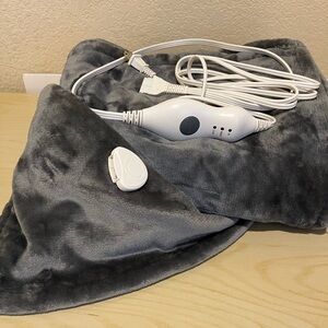 Plush Gray Heated blanket